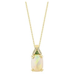 Sunita Nahata opale 4.64 carats. Pendentif en 18 carats avec tsavorite et diamants.