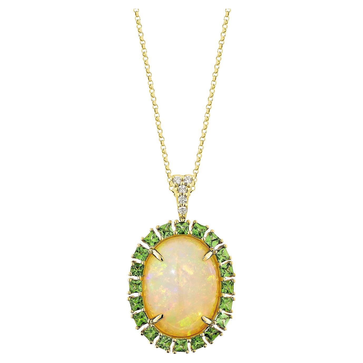 Opale Sunita Nahata 5.06ct. Ciondolo in 18KYG con tsavorite e diamante bianco.