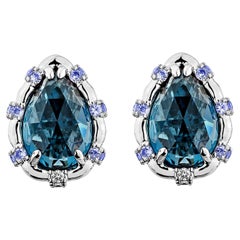 Sunita Nahata Blauer Topas & Saphir 5,12 Karat. Ohrringe aus 18KWG mit Diamanten.