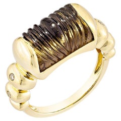 Sunita Nahata Quartz fumé 5.75 carats. Bague fantaisie en 18 carats avec diamant blanc.