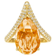 Sunita Nahata Cuarzo miel 5,91ct. Anillo Fantasía en 18KYG con Diamante.