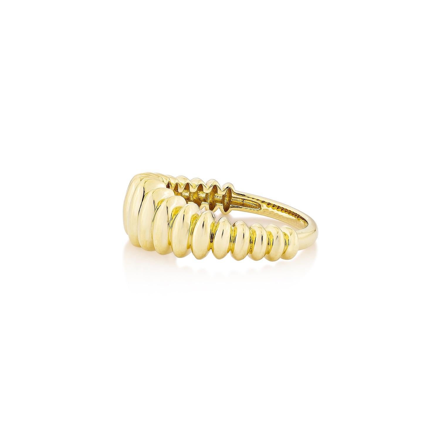 Anillo de fantasía Sunita Nahata de oro amarillo de 18 quilates. en Nuevo estado para la venta en Hong Kong, HK