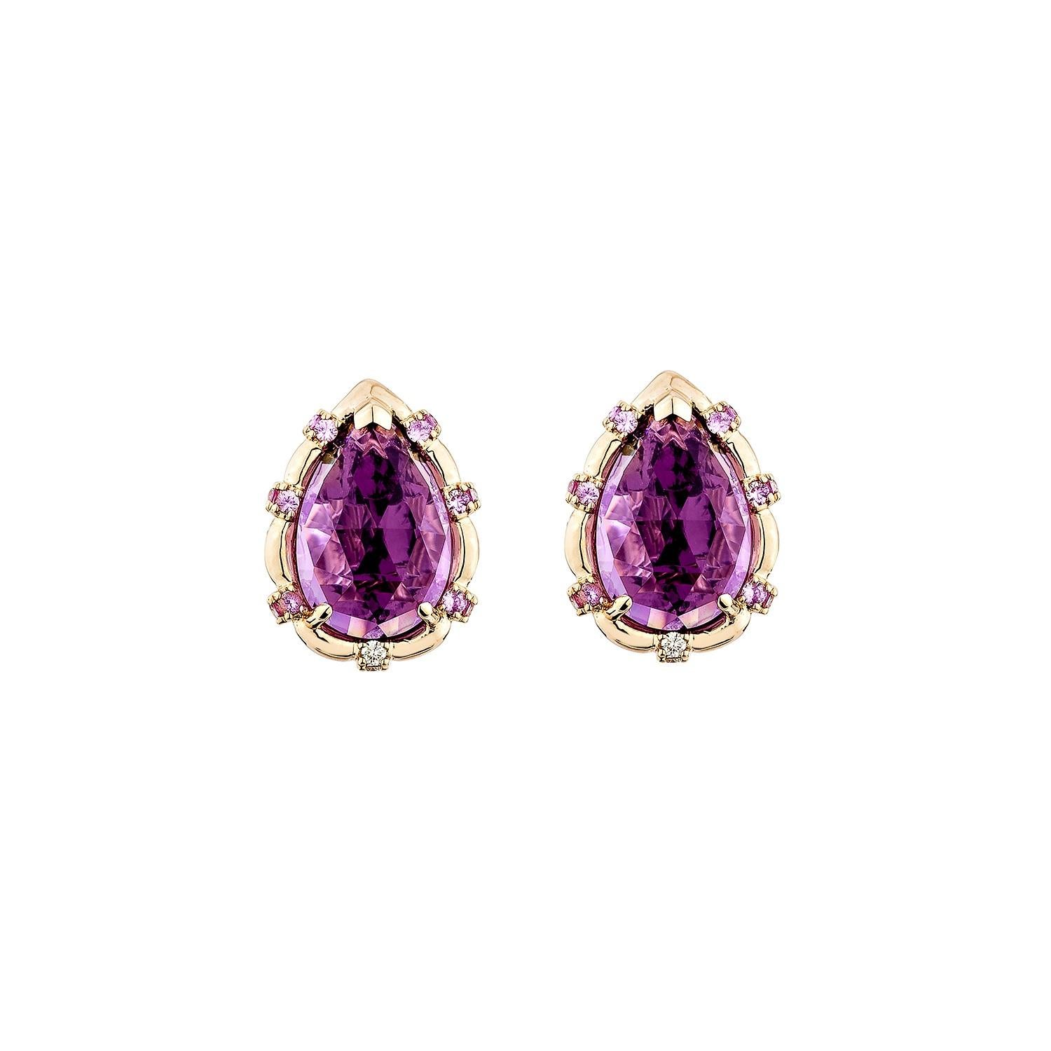 Contemporain Sunita Nahata Amethyst 6.71ct. Clous d'oreilles 18 carats avec saphir et diamant. en vente