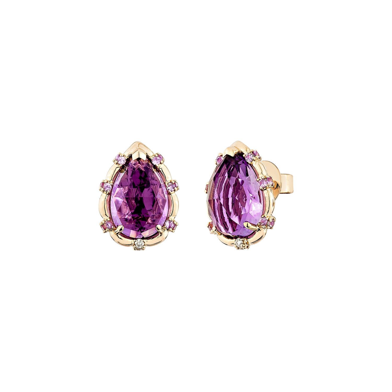 Taille poire Sunita Nahata Amethyst 6.71ct. Clous d'oreilles 18 carats avec saphir et diamant. en vente