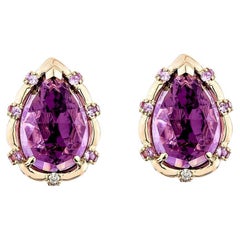 Sunita Nahata Ametista 6.71ct. Orecchino con zaffiro e diamante in 18KRG.