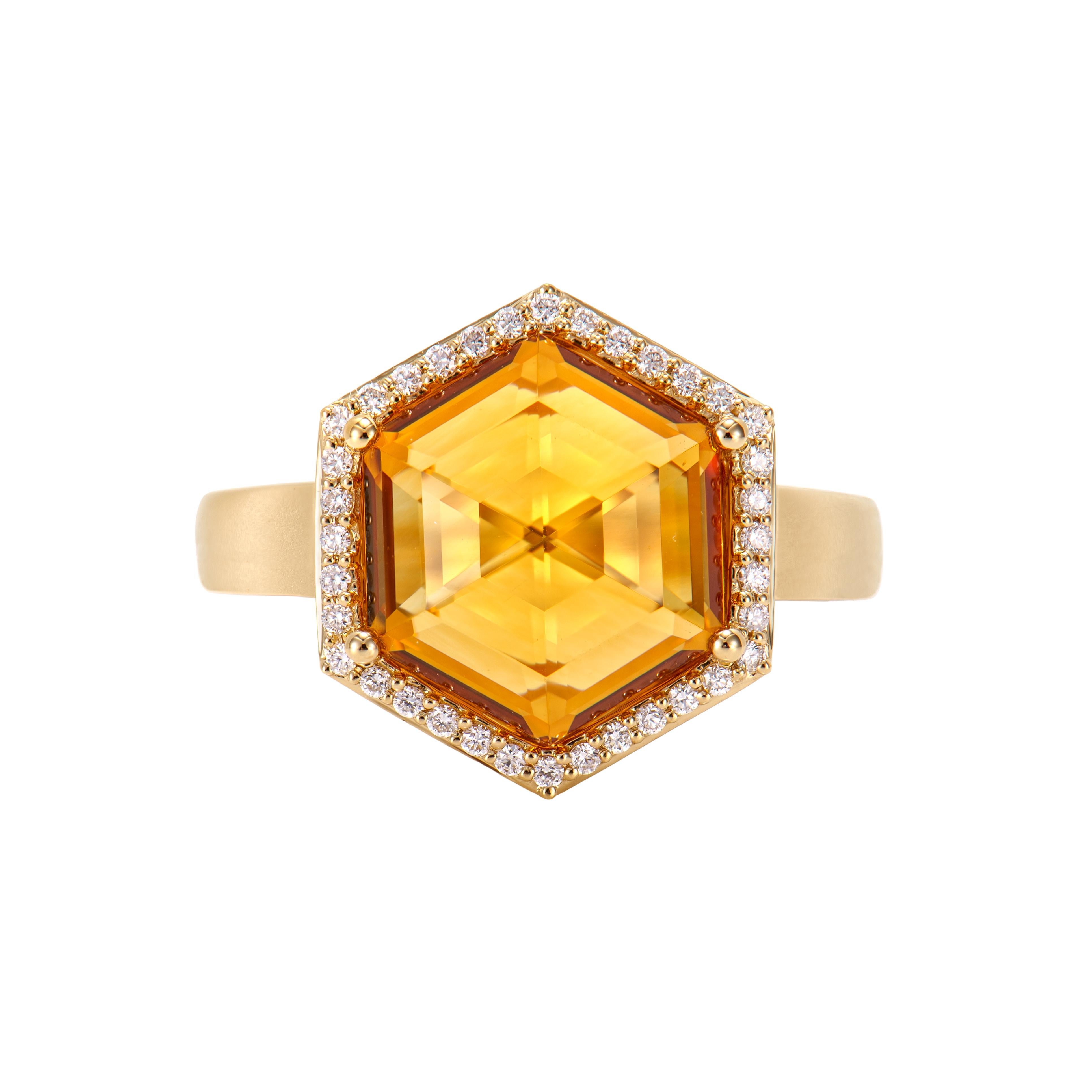 Contemporary Sunita Nahata Citrine 6.76ct. Fancy Ring in 18KYG with Diamond. For Sale