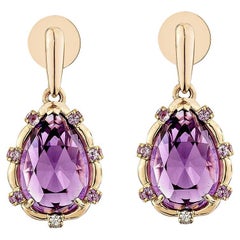 Sunita Nahata Amethyst 6.83 Karat. Tropfenohrring aus 18KRG mit Saphir und Diamant.