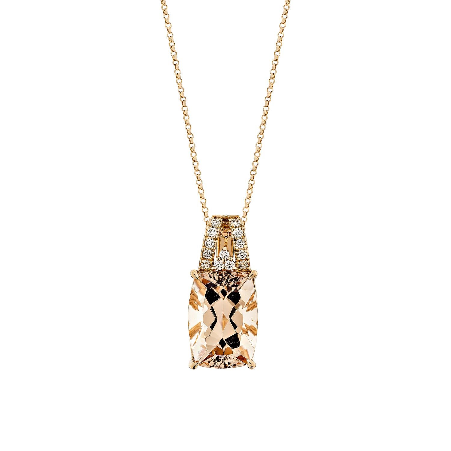 Questa collezione comprende una serie di Morganite, simbolo dell'amore e delle relazioni, che la rende una scelta eccellente per una varietà di applicazioni. Accentuato da diamanti bianchi, questo pendente è realizzato in oro rosa e presenta un look