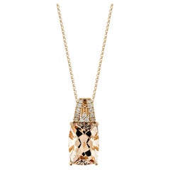 Sunita Nahata Morganite 6.90 carats Pendentif 18 carats avec diamant blanc.