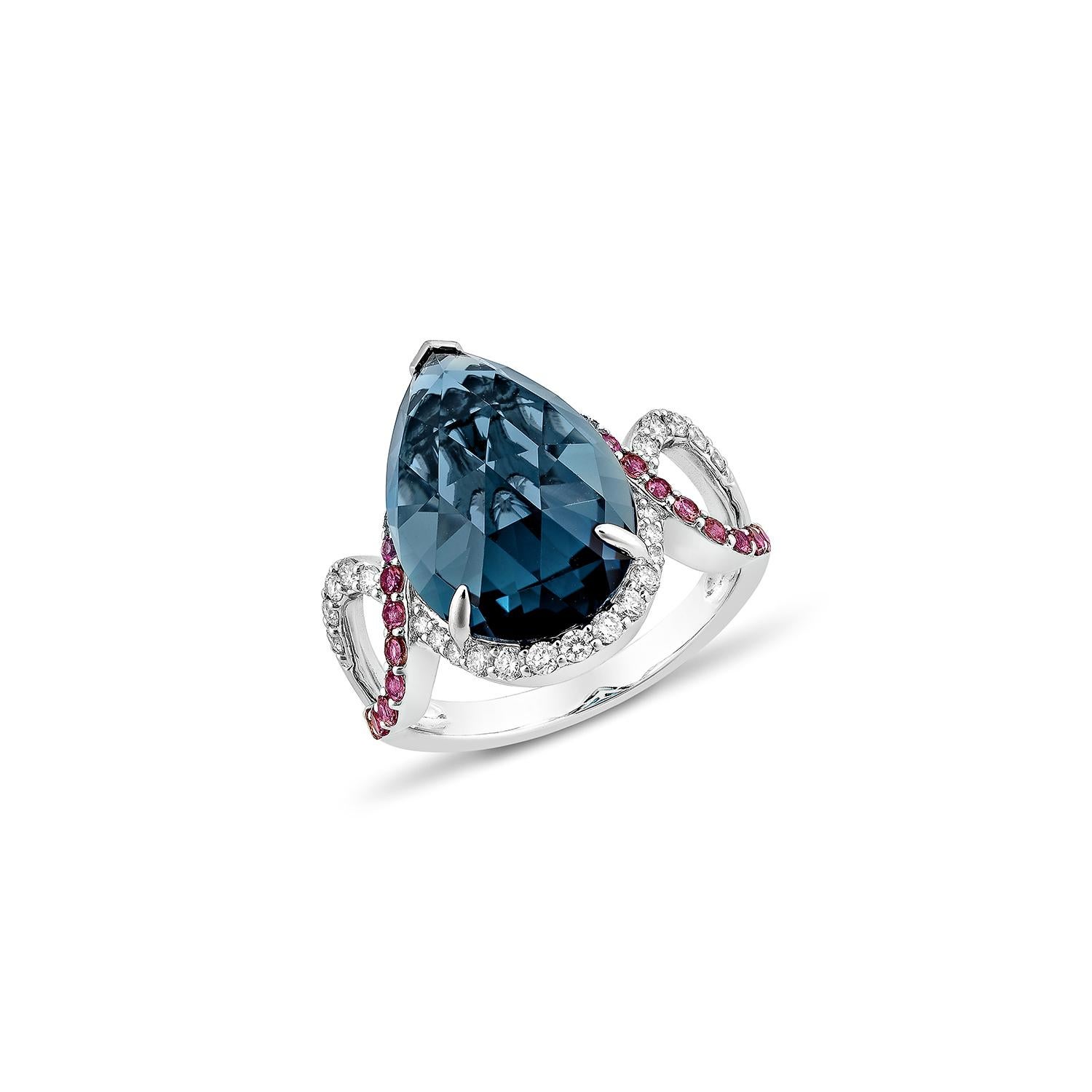 Contemporaneo Sunita Nahata Topazio Blu e Tormalina Rosa 7.85ct. Anello in 14KWG con diamante. in vendita