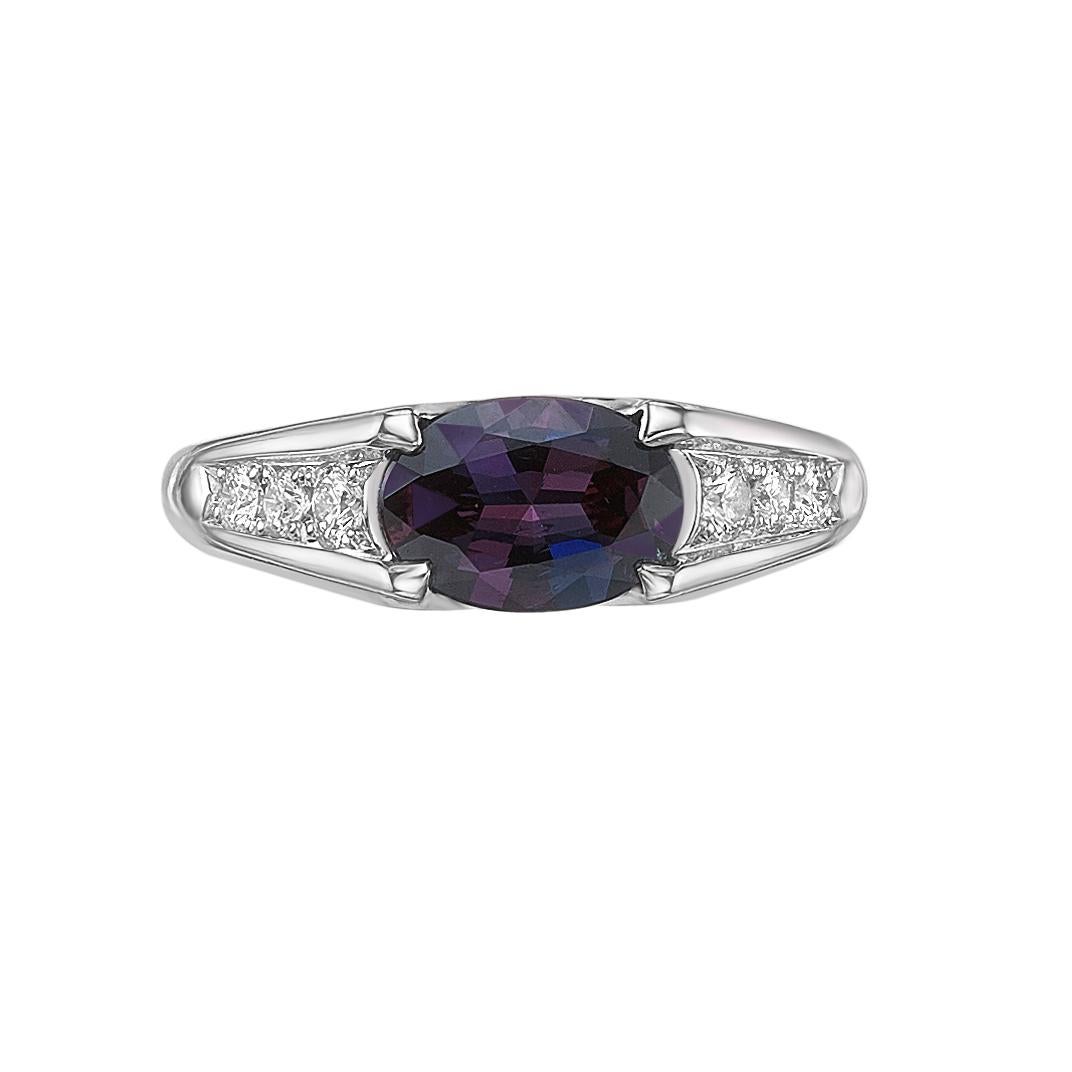 Contemporain Sunita Nahata Alexandrite 1,40ct. Bague fantaisie en platine avec diamant blanc. en vente