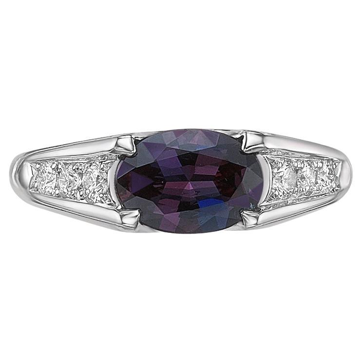 Sunita Nahata Alexandrite 1,40ct. Bague fantaisie en platine avec diamant blanc. en vente