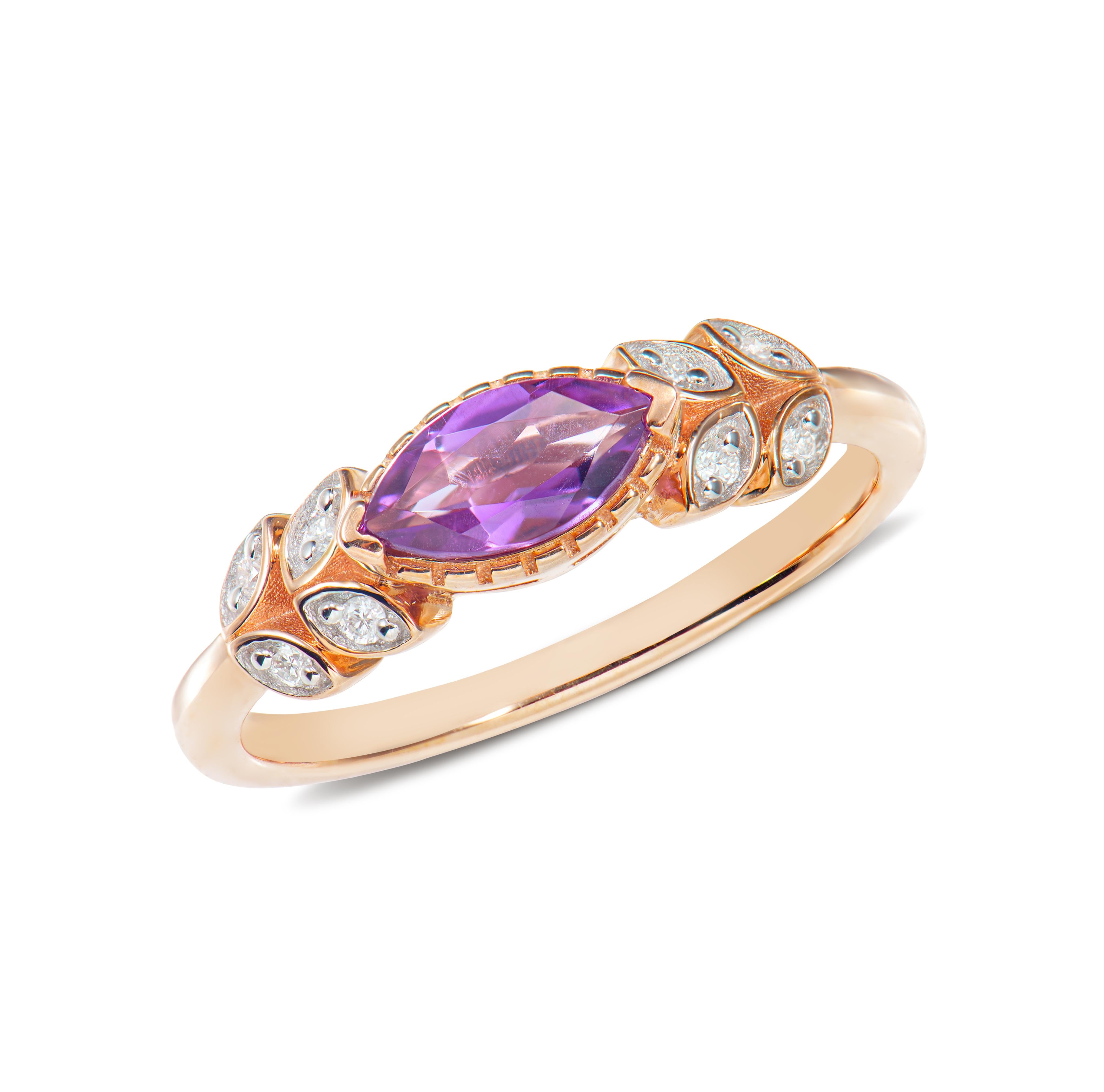 Présenté Un bel ensemble d'améthystes pour les personnes qui apprécient la qualité et veulent le porter en toute occasion ou célébration. La bague fantaisie Améthyste en or rose ornée de diamants offre une apparence à la fois classique et élégante.
