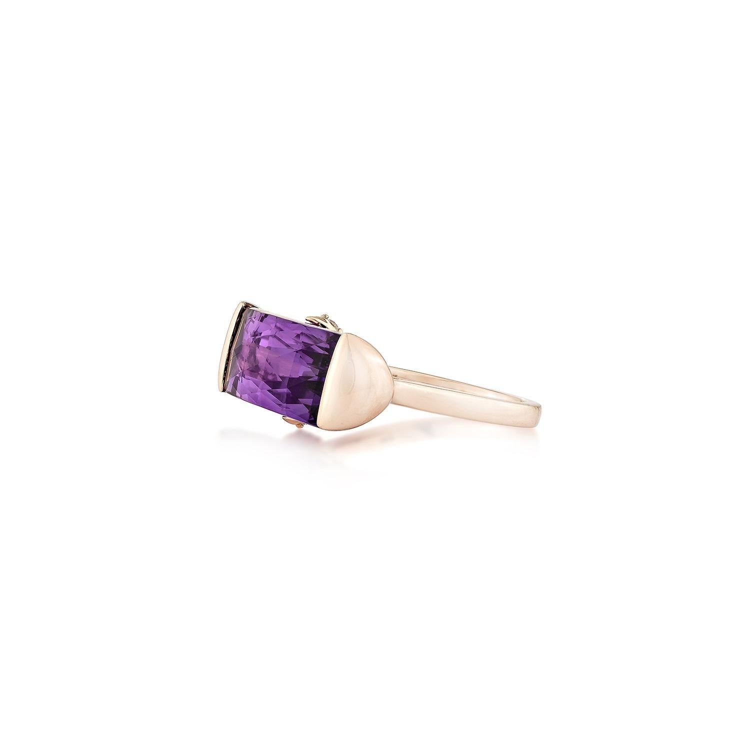 Sunita Nahata Amethyst 9.97 Karat. Fancy Ring aus 14 Karat Roségold mit Diamant. (Baguetteschliff) im Angebot