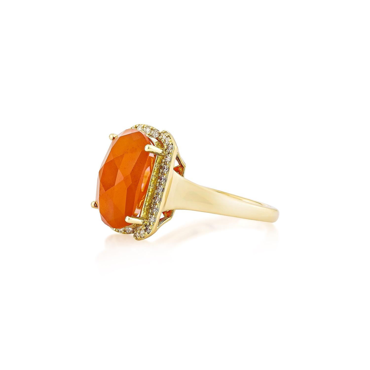 Sunita Nahata Karneol 5.84ct. Fancy Ring in 14KYG mit weißem Diamant. (Ovalschliff) im Angebot
