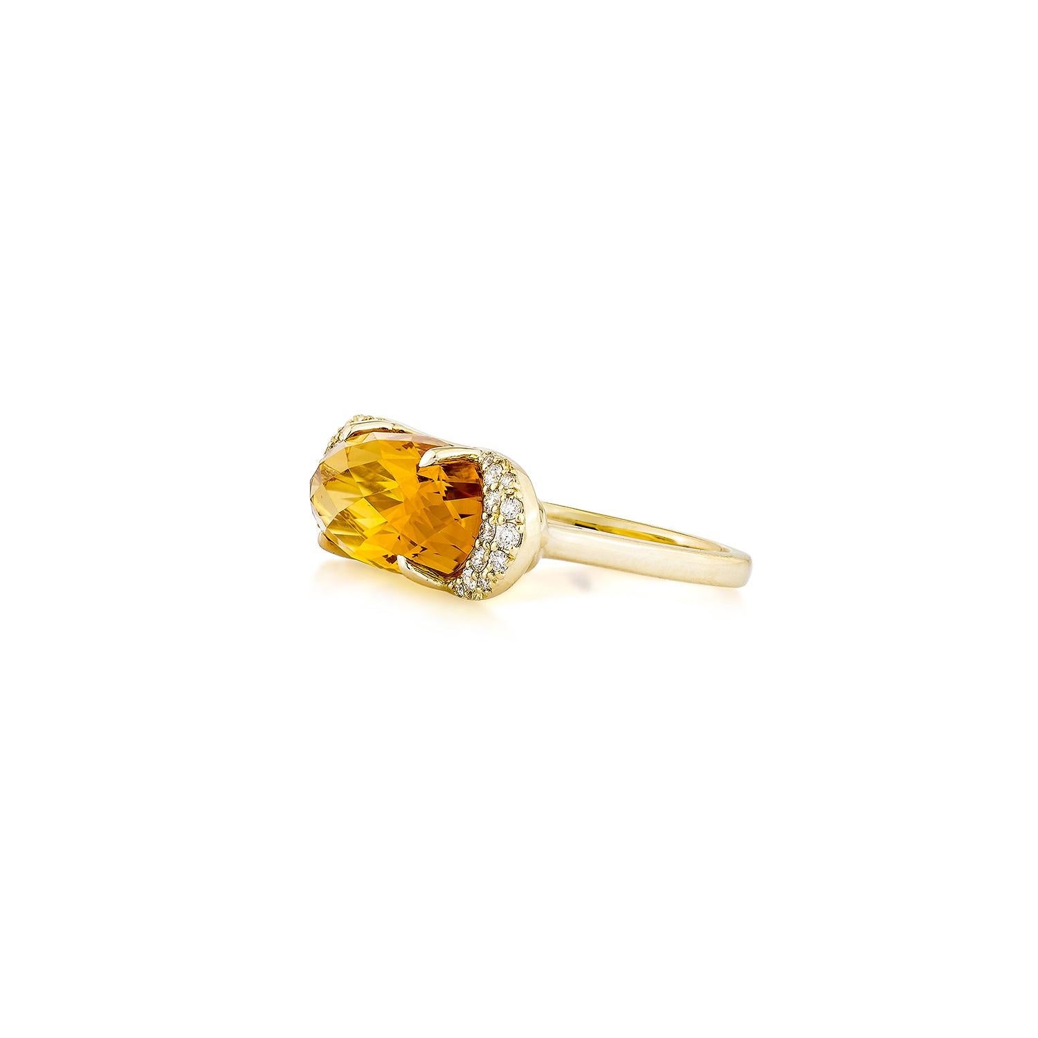 Sunita Nahata Citrin 5.29ct. Fancy Ring in 14KYG mit Diamant. (Ovalschliff) im Angebot