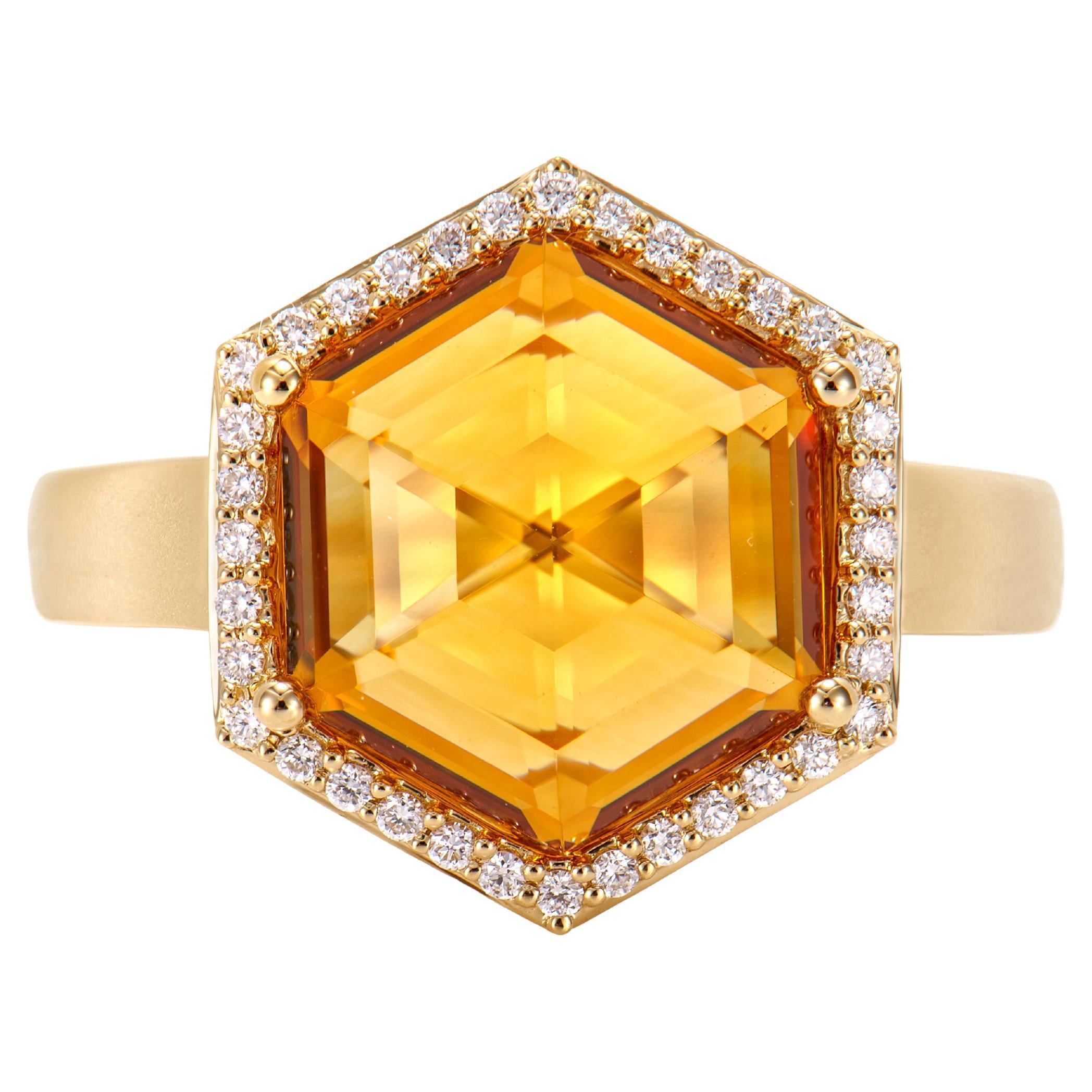 Sunita Nahata Citrine 6.76 carats Bague fantaisie en 18 carats avec diamants