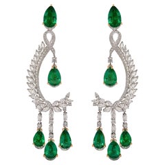 Sunita Nahata, émeraude de 15.00 carats Pendants d'oreilles en diamant 18KWYG.