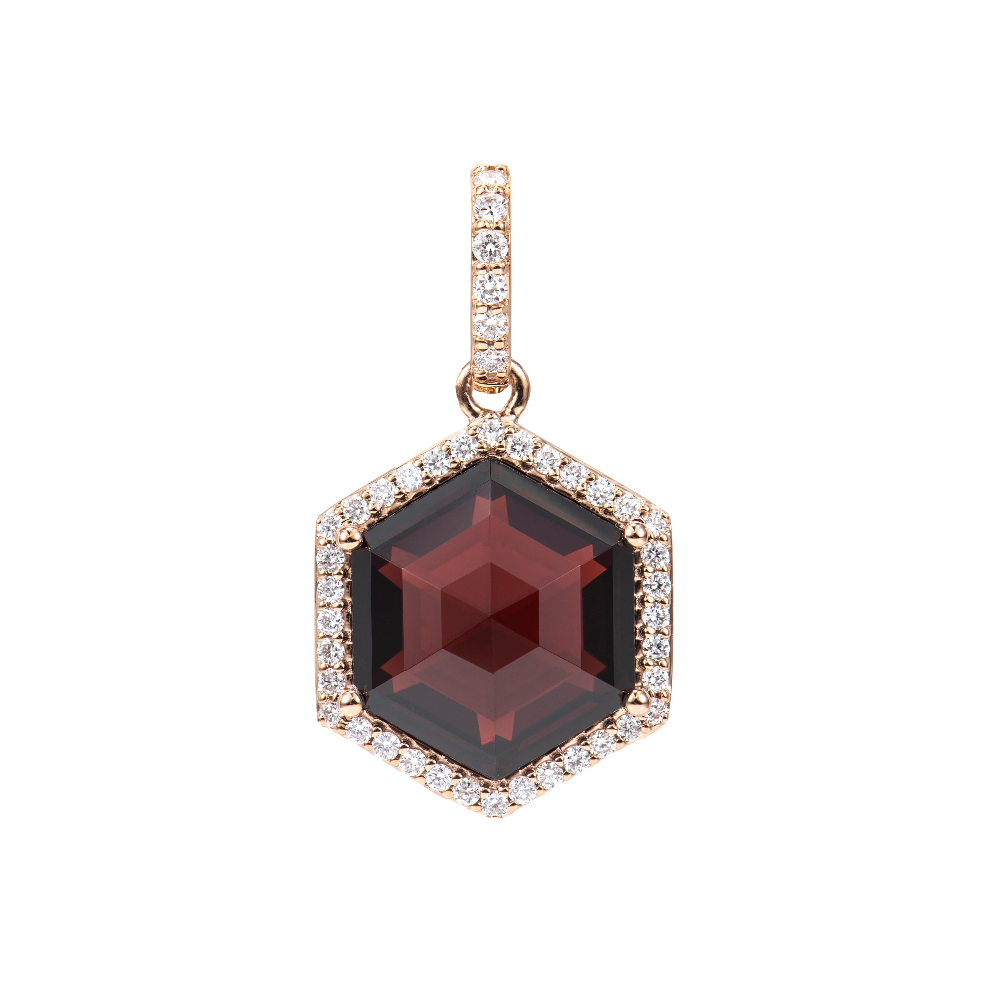 Esagono Granato Sunita Nahata 6.77ct. Ciondolo in 18KRG con diamante. in vendita