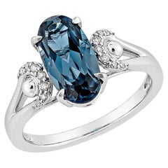 Sunita Nahata London Blauer Topas 2.83 Karat. Fancy Ring in 14KWG mit Diamant.