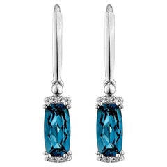 Sunita Nahata London Blue Topaze 3.16 carat Boucle d'oreille pendante en 14KWG avec diamant.