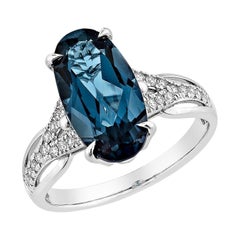 Sunita Nahata London Blue Topaze 4.00 carat Bague fantaisie en 14 carats avec diamants
