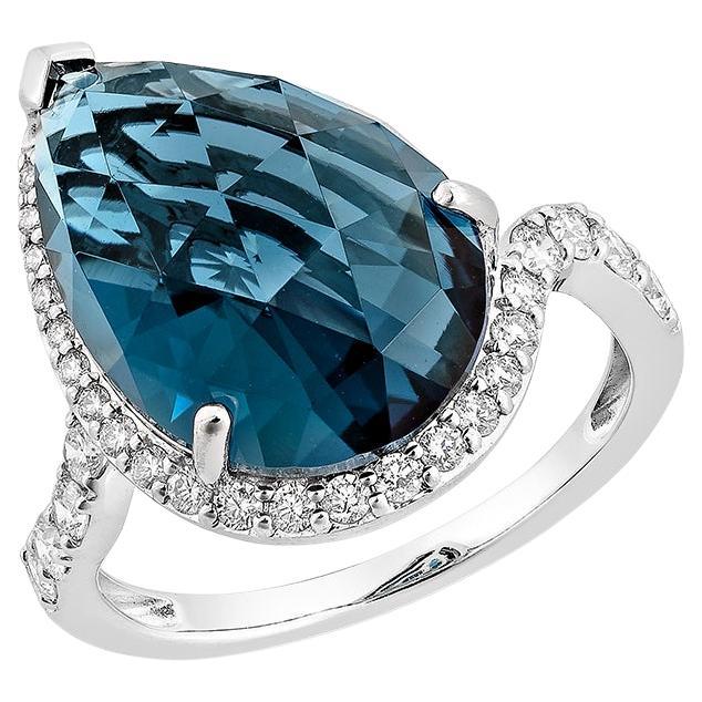 Sunita Nahata London Blauer Topas 8.66 Karat. Fancy Ring in 14KWG mit Diamant.