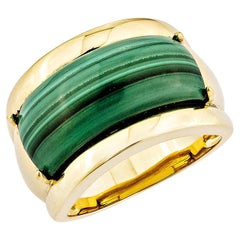 Sunita Nahata Malachite 10.74 carats Bague fantaisie en 18KYG.