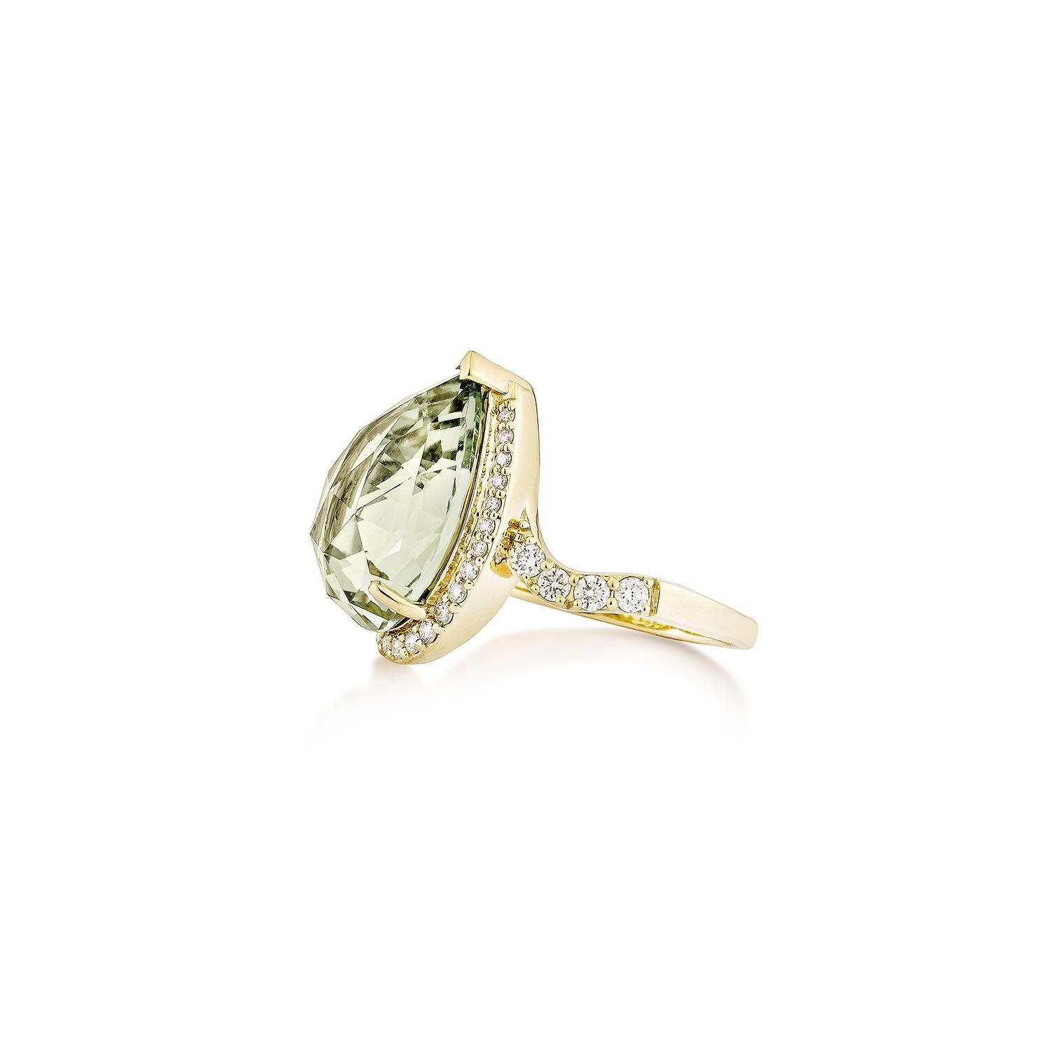 Taglio a goccia Quarzo menta Sunita Nahata 6.70ct. Anello fantasia in 14KYG con diamante. in vendita