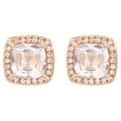 Sunita Nahata Morganite 1.05ct. Orecchini a perno in 14KRG con diamante.