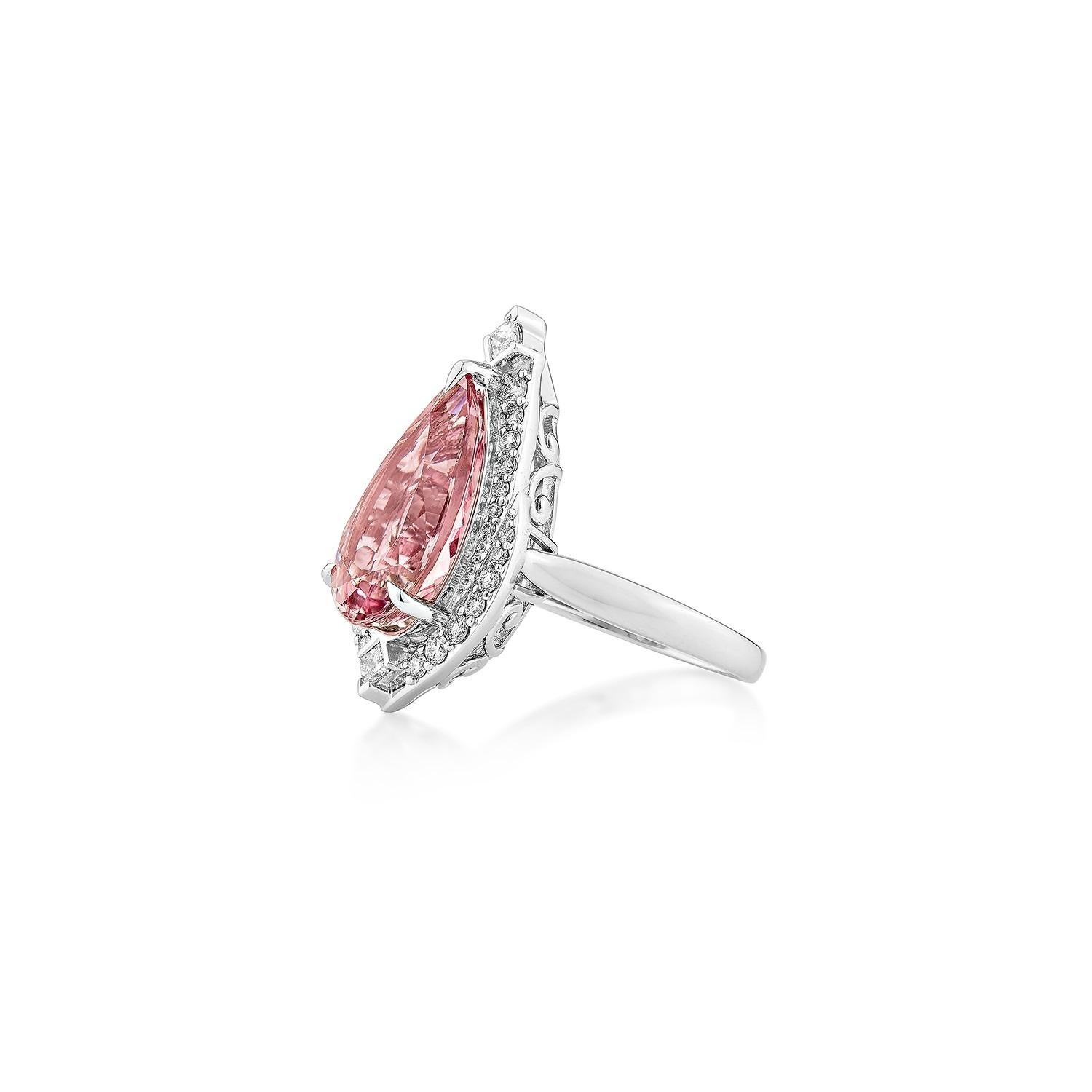 Sunita Nahata Morganit 5.15ct. Fancy Ring aus 18KRG mit Diamant. (Tropfenschliff) im Angebot