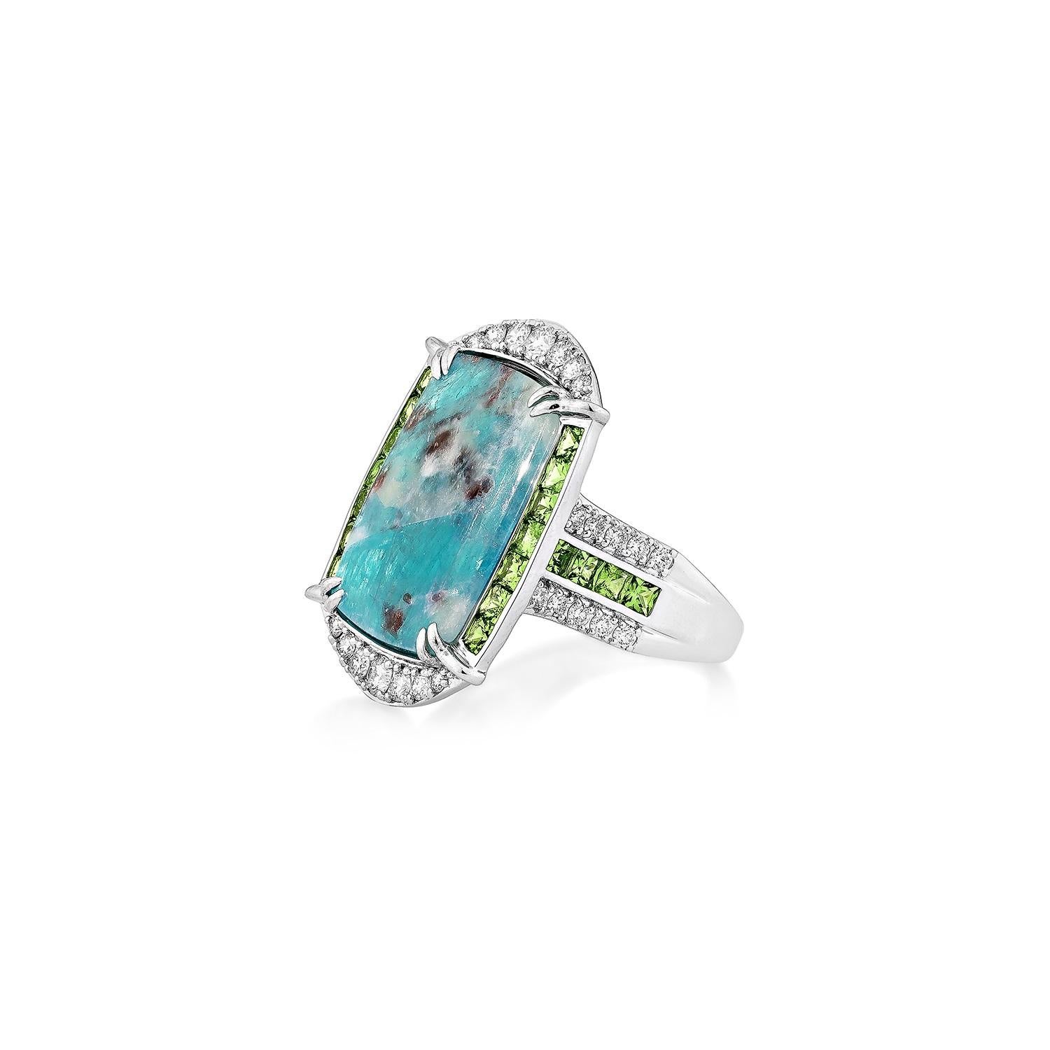 Sunita Nahata Paraiba 7.38ct. Anillo Fantasía en 18KWG con Tsavorita y Diamante. Corte cojín en venta