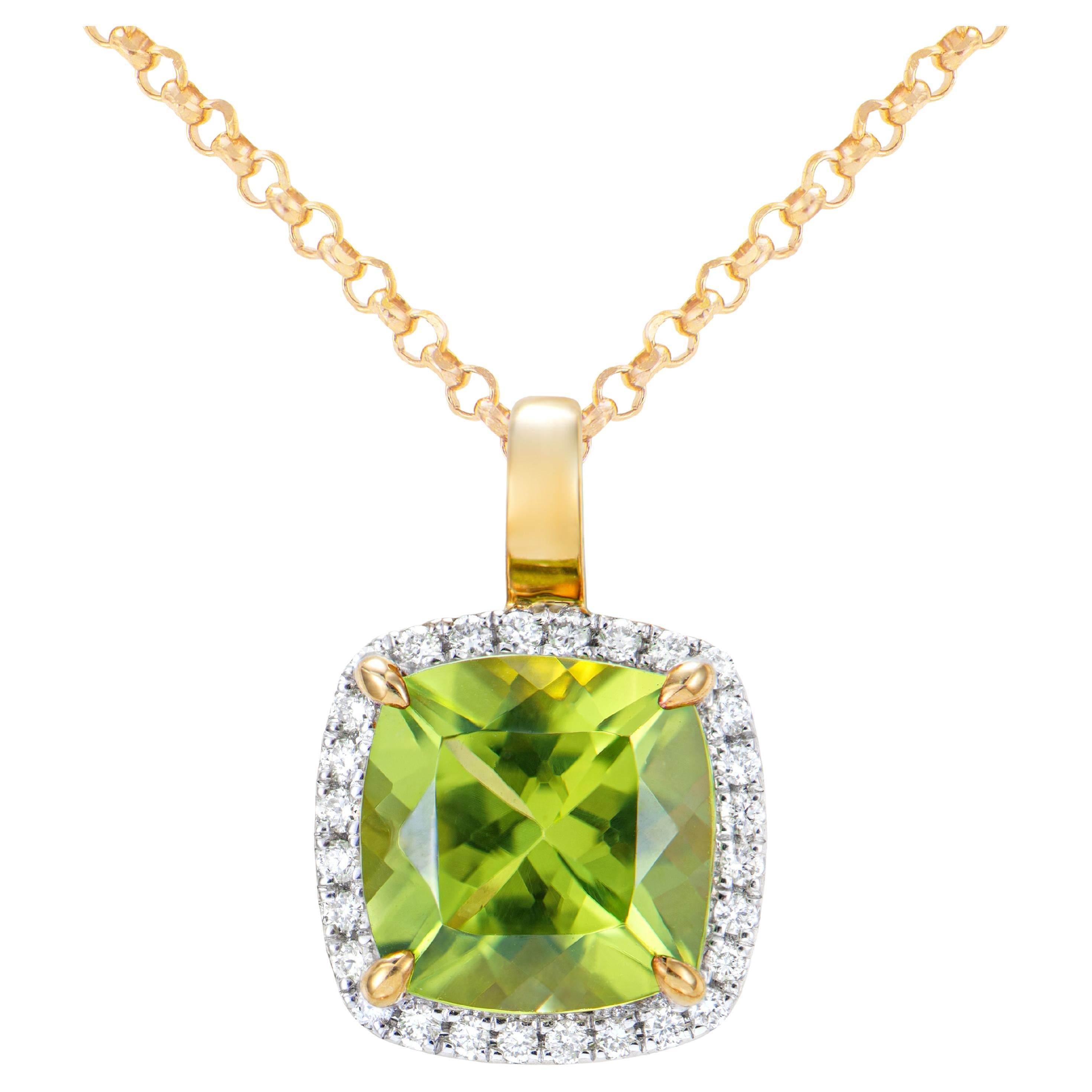 Peridoto Sunita Nahata 2.33ct. Ciondolo in 18KYG con diamante bianco.