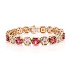 Sunita Nahata Rosa Turmalin 12.40 Karat. Armband aus 18KYG mit Diamant.
