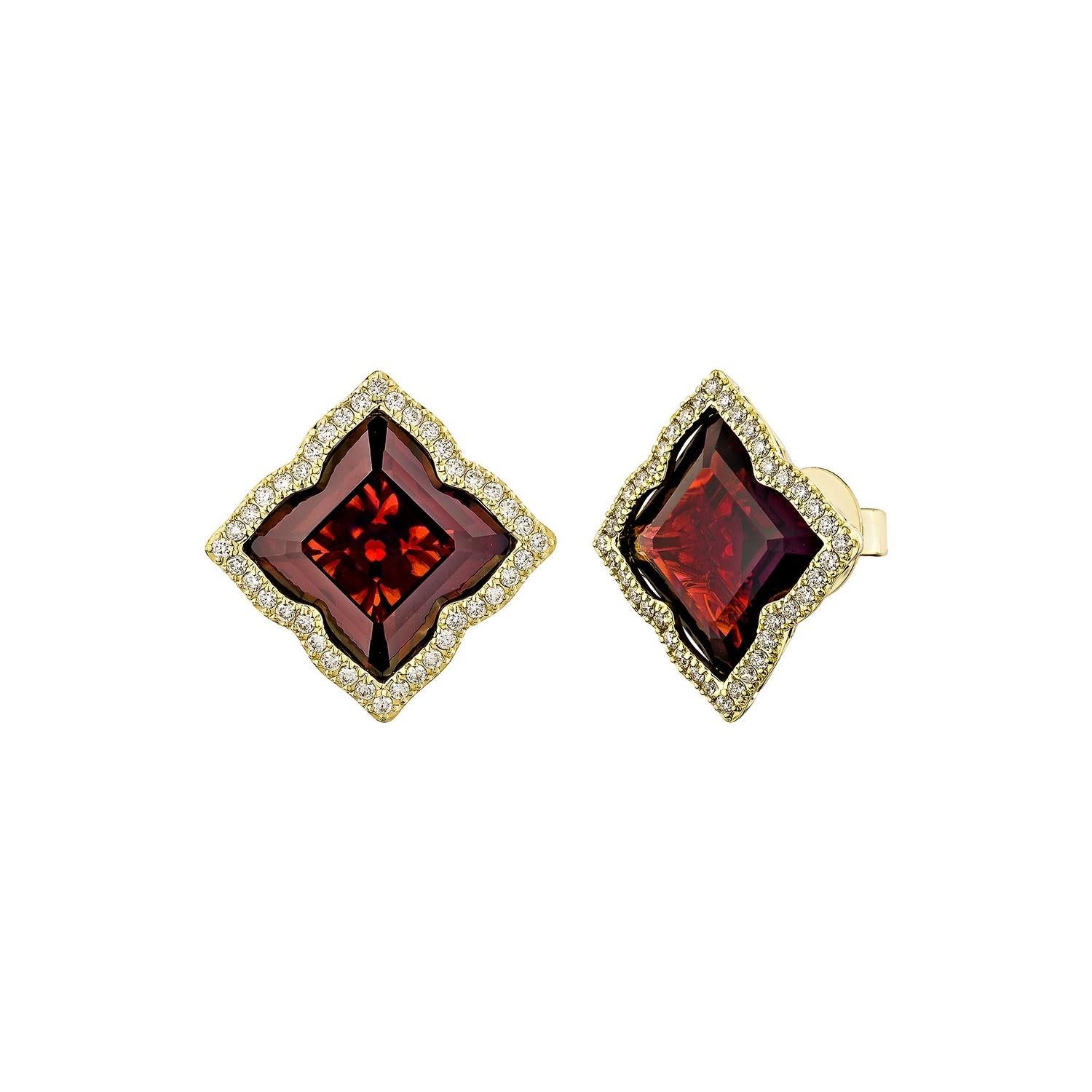 Taille octogone Sunita Nahata Red Garnet 17.46ct. Stud Earrings in 18KYG with White Diamond. en vente