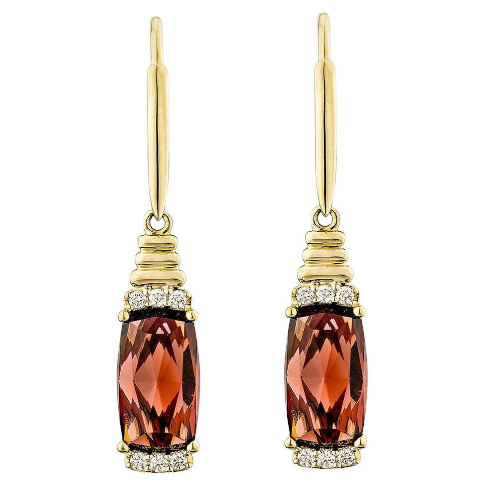 Sunita Nahata Roter Granat 6.71ct. Ohrringe aus 14 Karat Gelbgold mit Diamant.