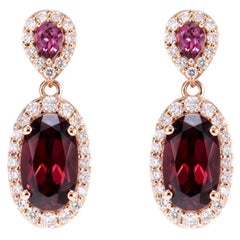 Sunita Nahata Rhodolite 4.60 carats Boucles d'oreilles pendantes en 18KRG avec diamant.