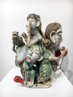 "Time to Pray", sculpture figurative en porcelaine avec composition et glaçure dynamiques