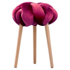 Taburete nudo de terciopelo cereza caliente hecho a mano 16X16 pulgadas by Knots Studio