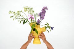 Sunny Hydra Vase handmade in Barcelona by niho Ceramics