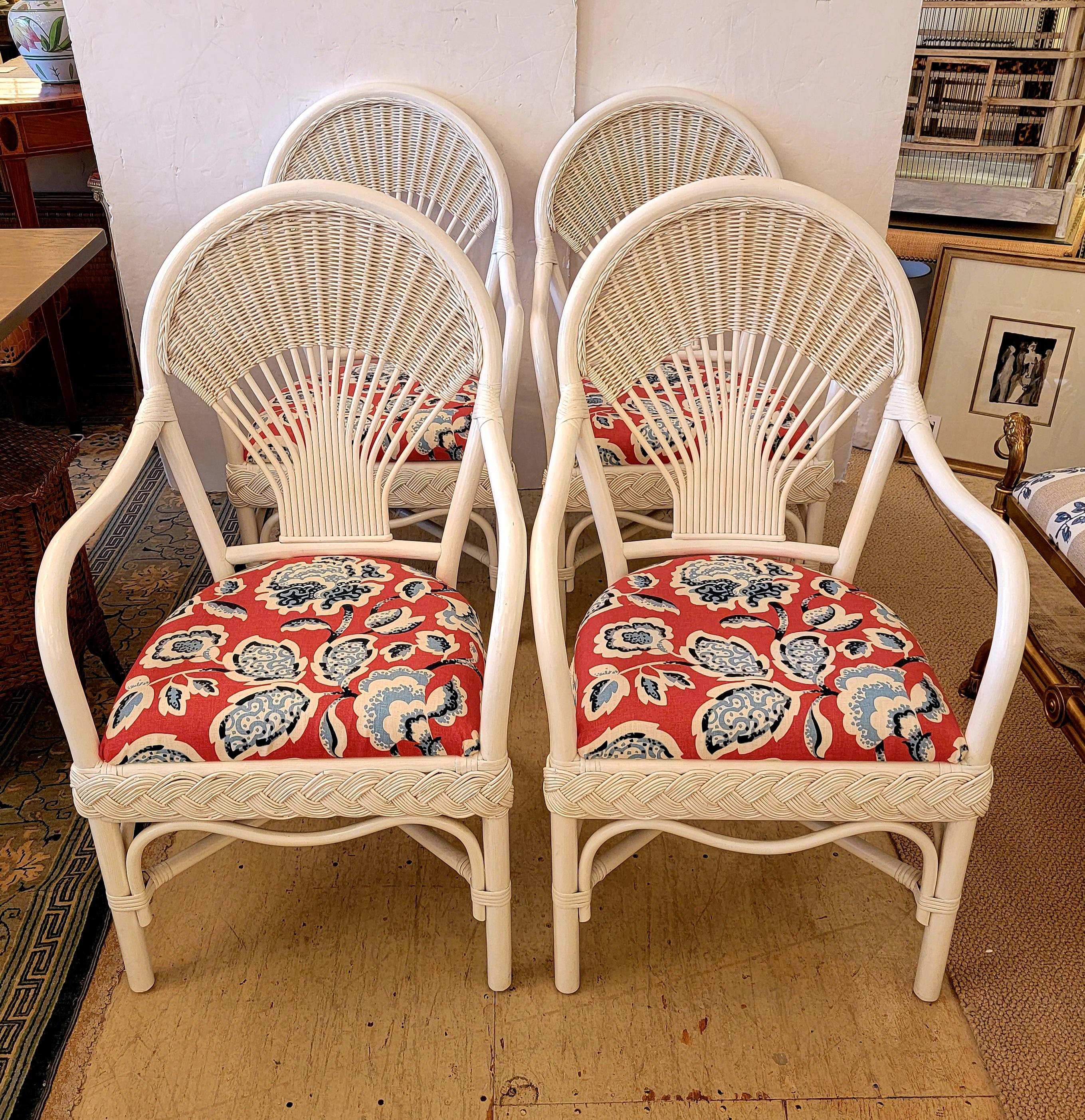 Sunny Weißer Esstisch aus Korbweide mit vier Sesseln im Zustand „Gut“ im Angebot in Hopewell, NJ