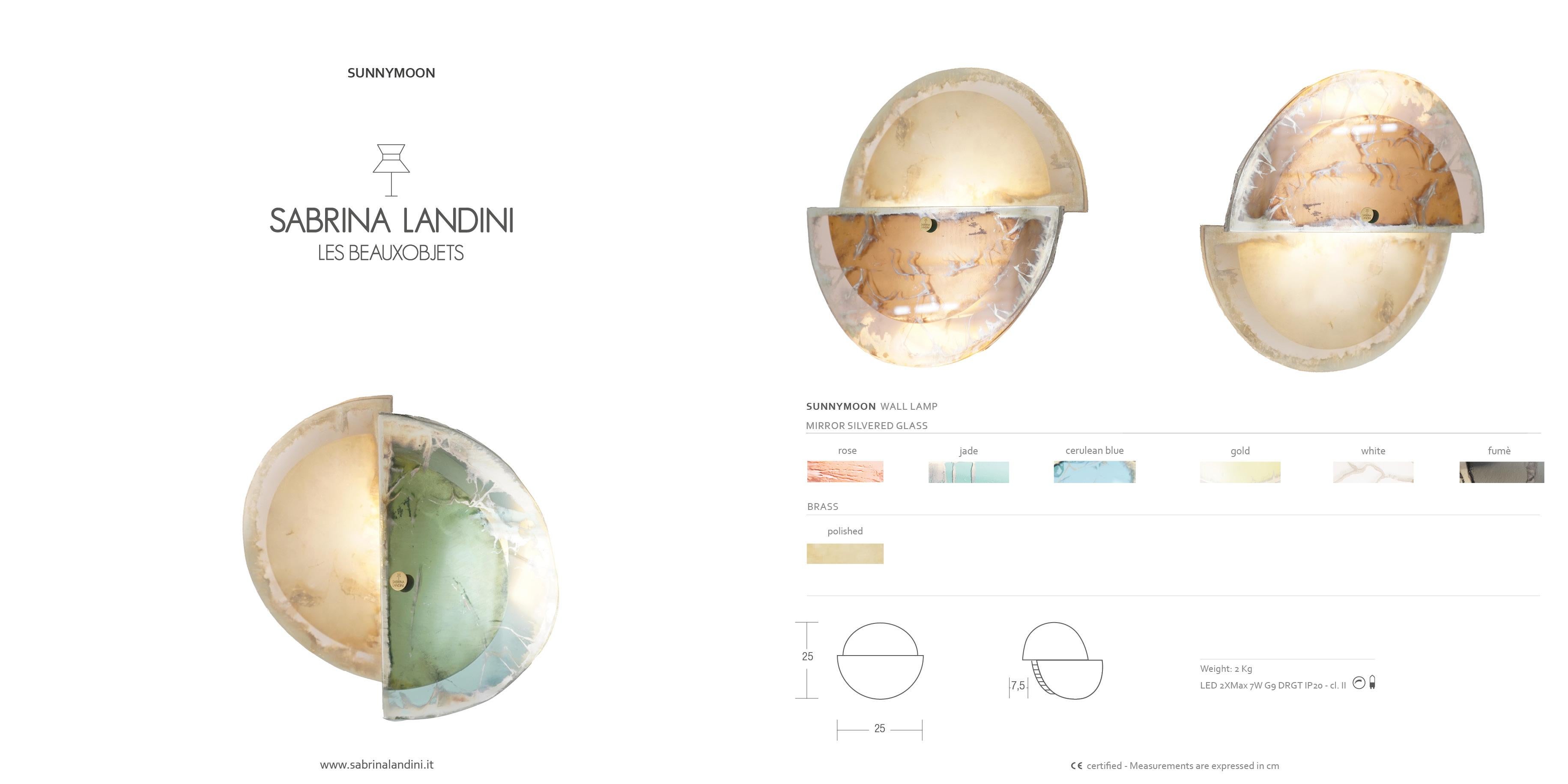 Laiton Applique murale contemporaine Sunnymoon, verre argenté Rose Satin art, laiton en vente