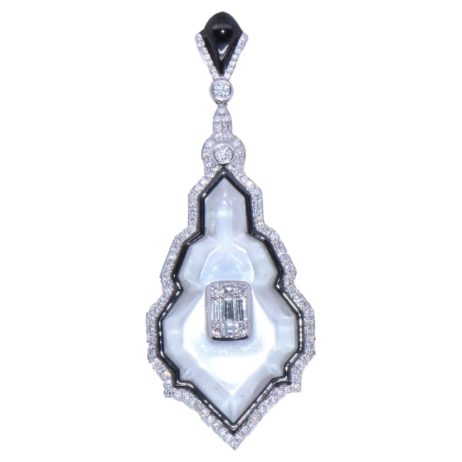 Pendentif en cristal Sunray et diamants en or blanc 18 carats en vente