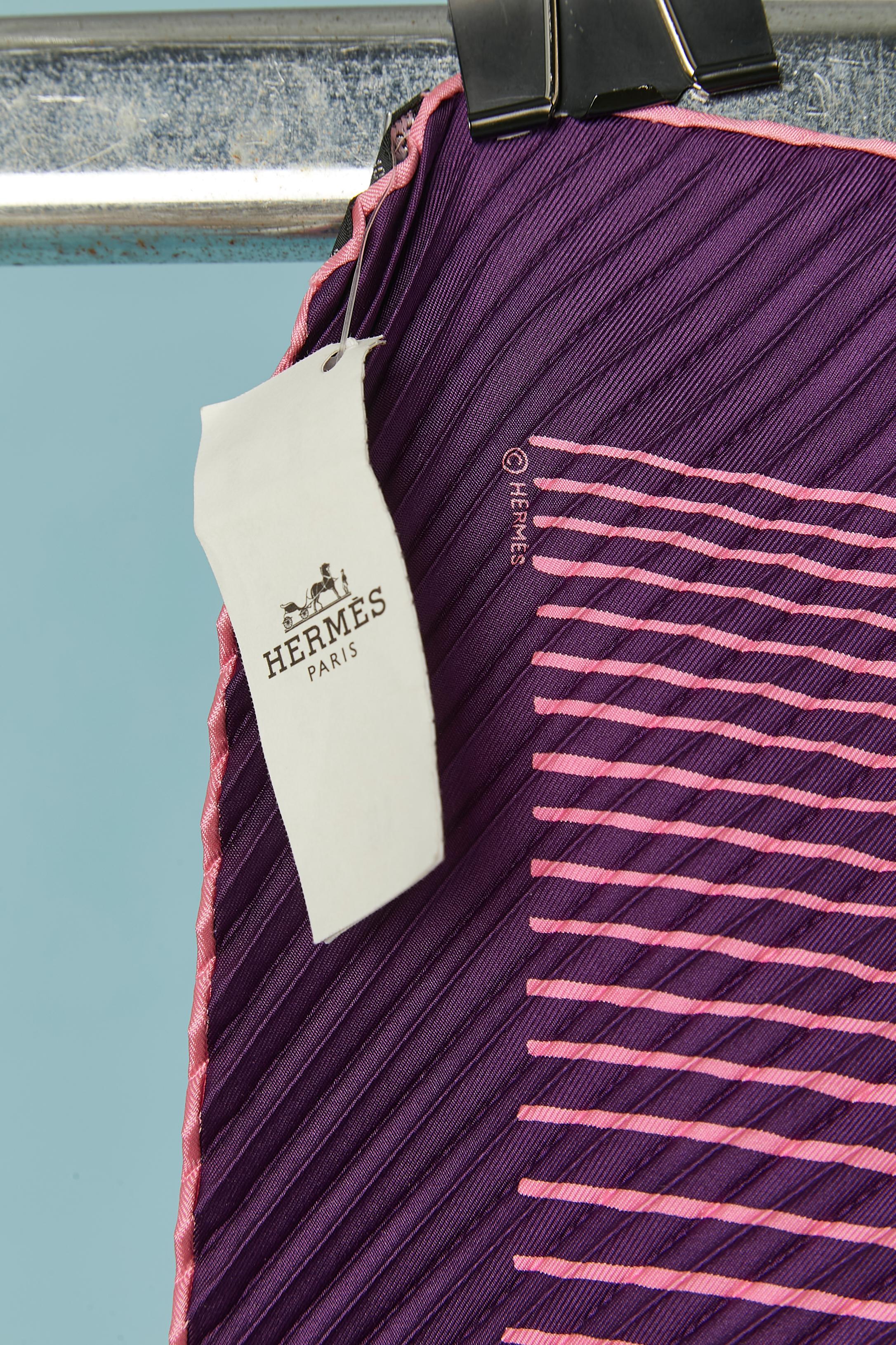 Sunray pleated silk scarf with purple and pink print Hermès NEW For Sale 2