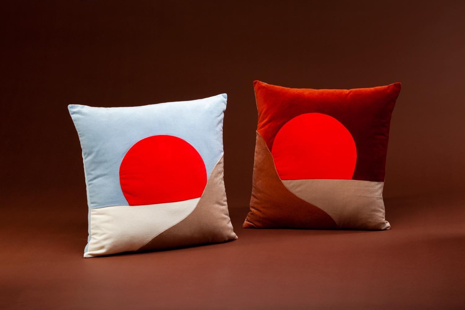 There is an undeniable magic in every sunrise and sunset.

A talisman for the home of beauty, good energies and comfort. 
This decorative pillow is ethically produced by small family run business, hand-made by skilled portuguese artisans with top