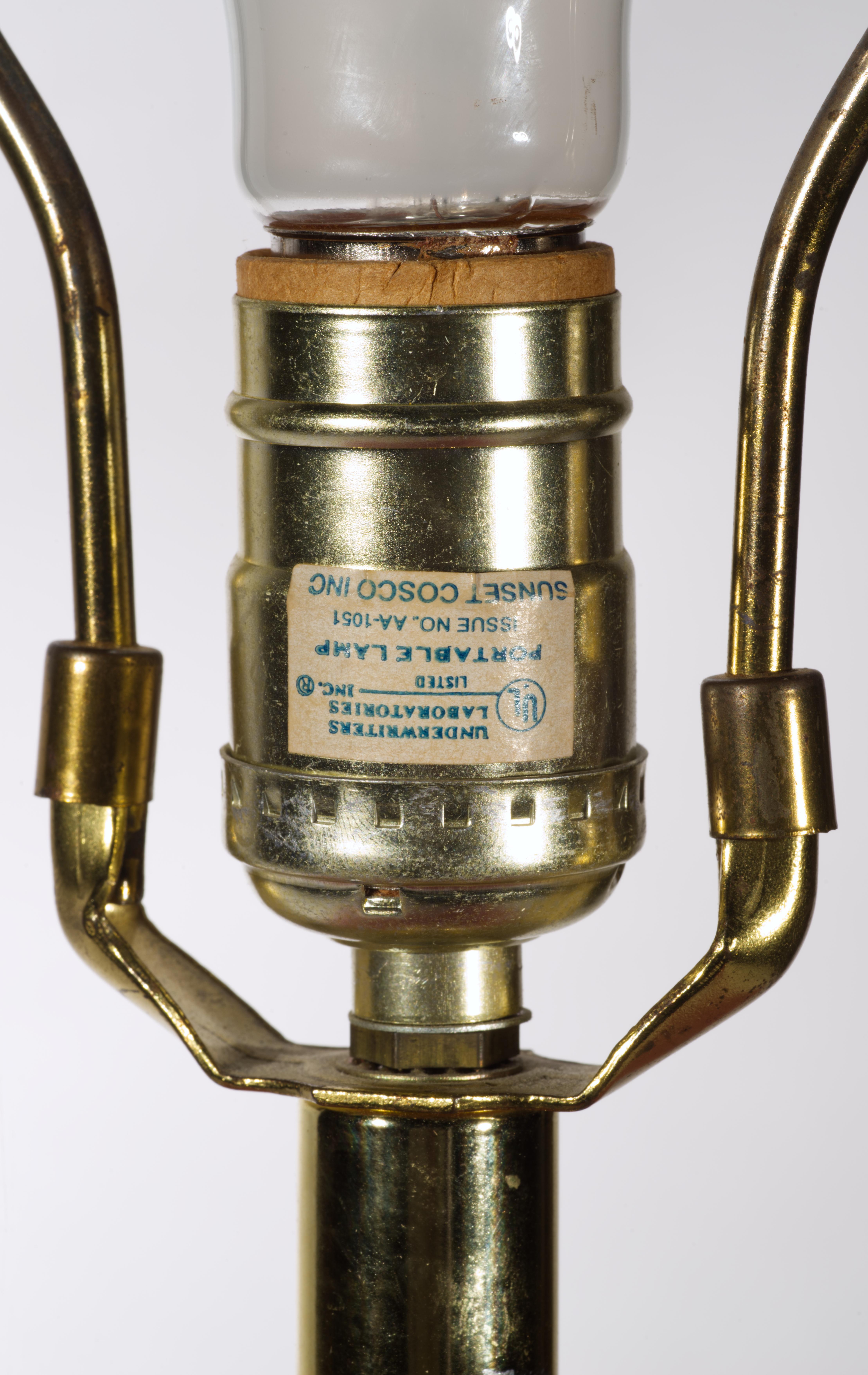 Sunset Lamps, grande lampada da tavolo scultorea con urna rosa, anni '60-'70 In condizioni buone in vendita a Clifton Springs, NY