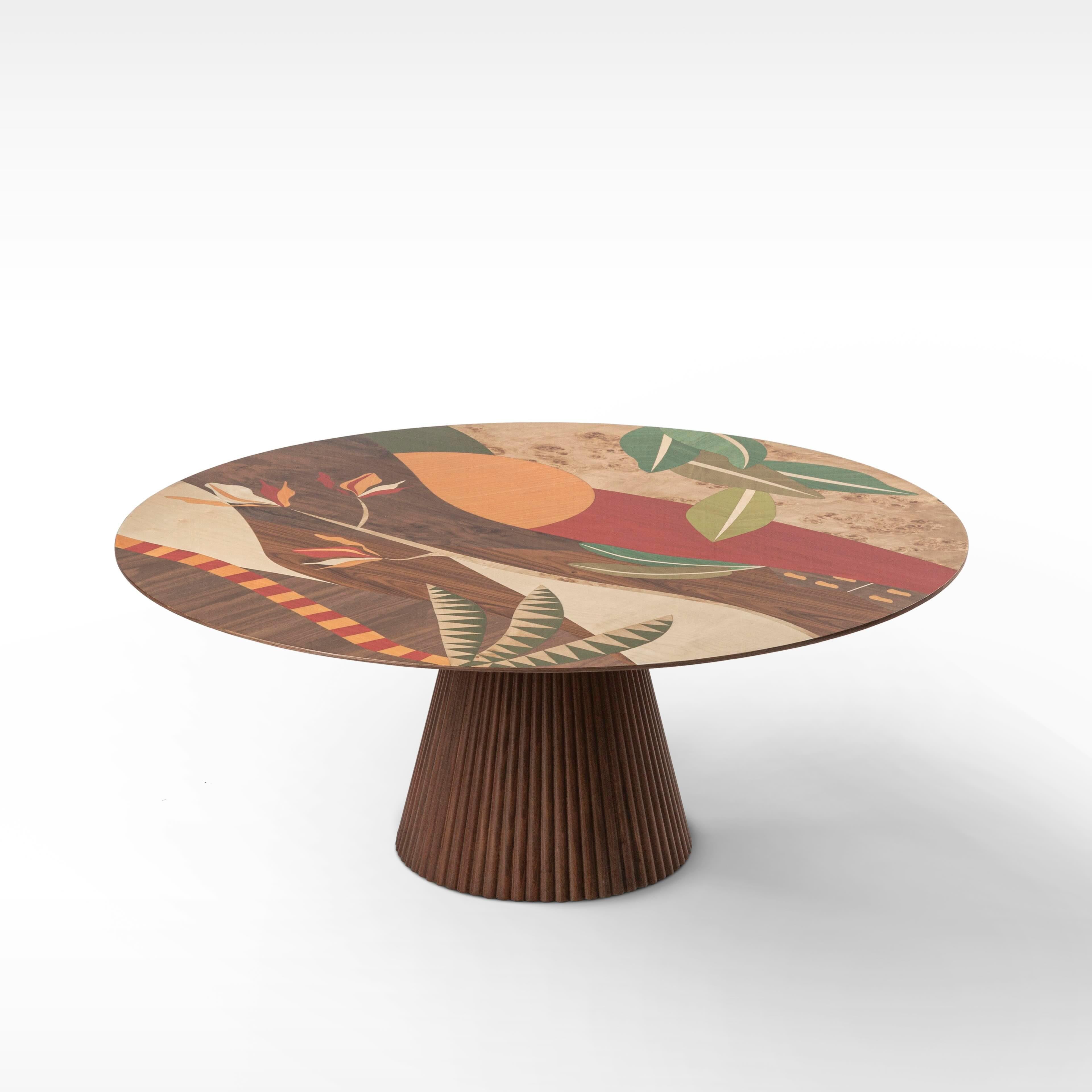 Invitez l'élégance tranquille de la Nature dans votre maison avec cette table exceptionnelle, inspirée par les contours doux des dunes roulantes et la lueur chaude des couchers de soleil dans le désert. Conçu pour les moments partagés et les
