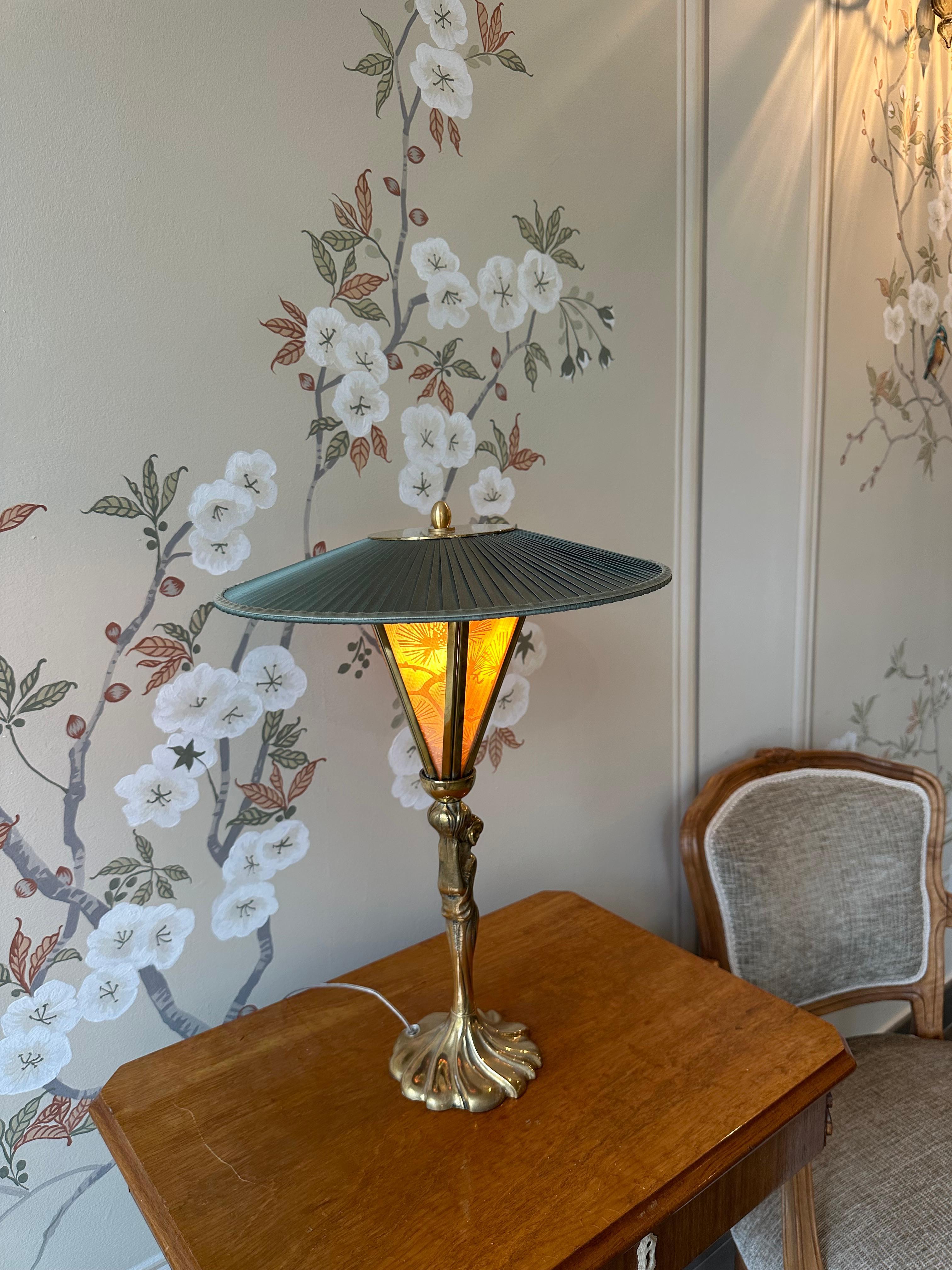 Lampada da tavolo contemporanea 