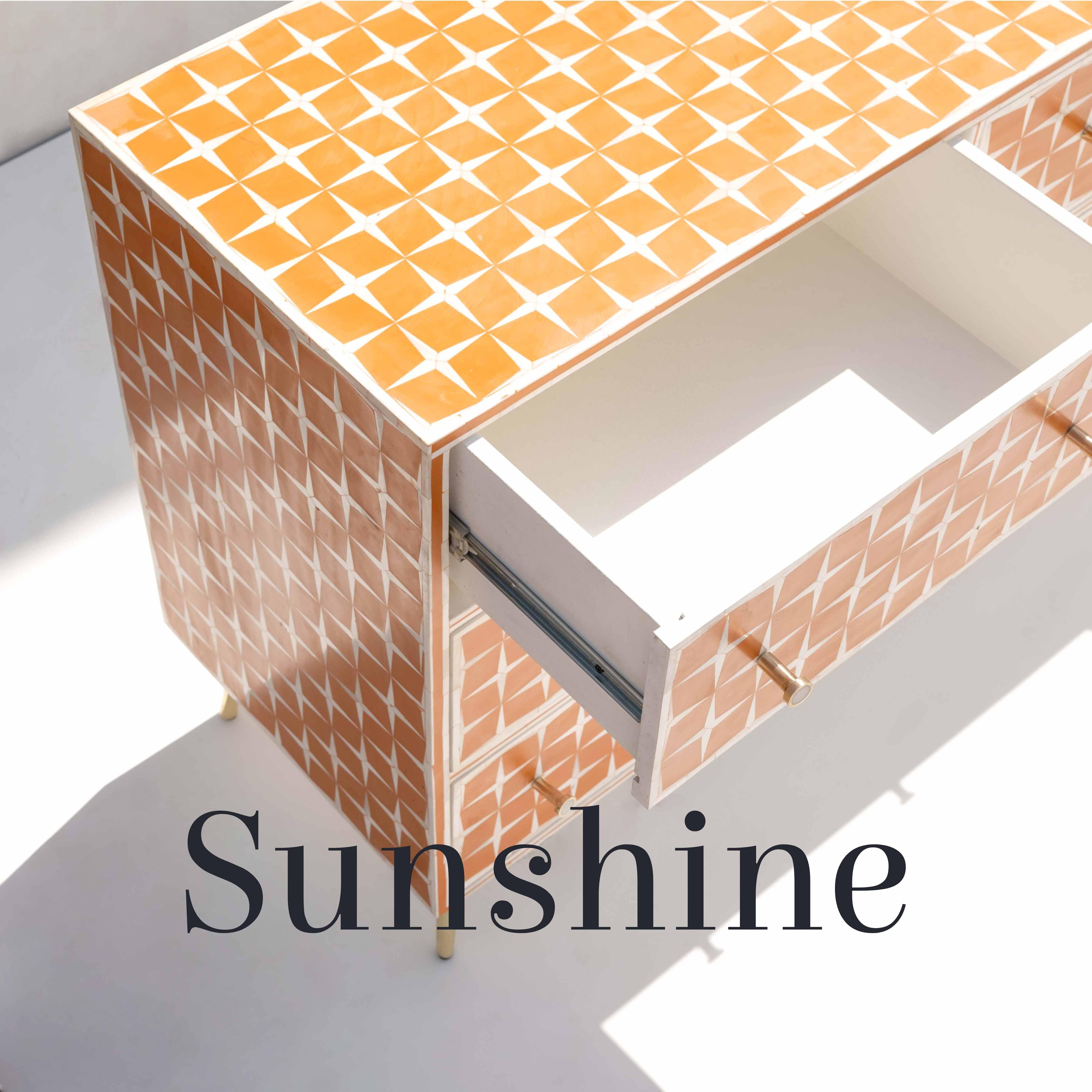 Indiano Cassettone con intarsio Sunshine in vendita