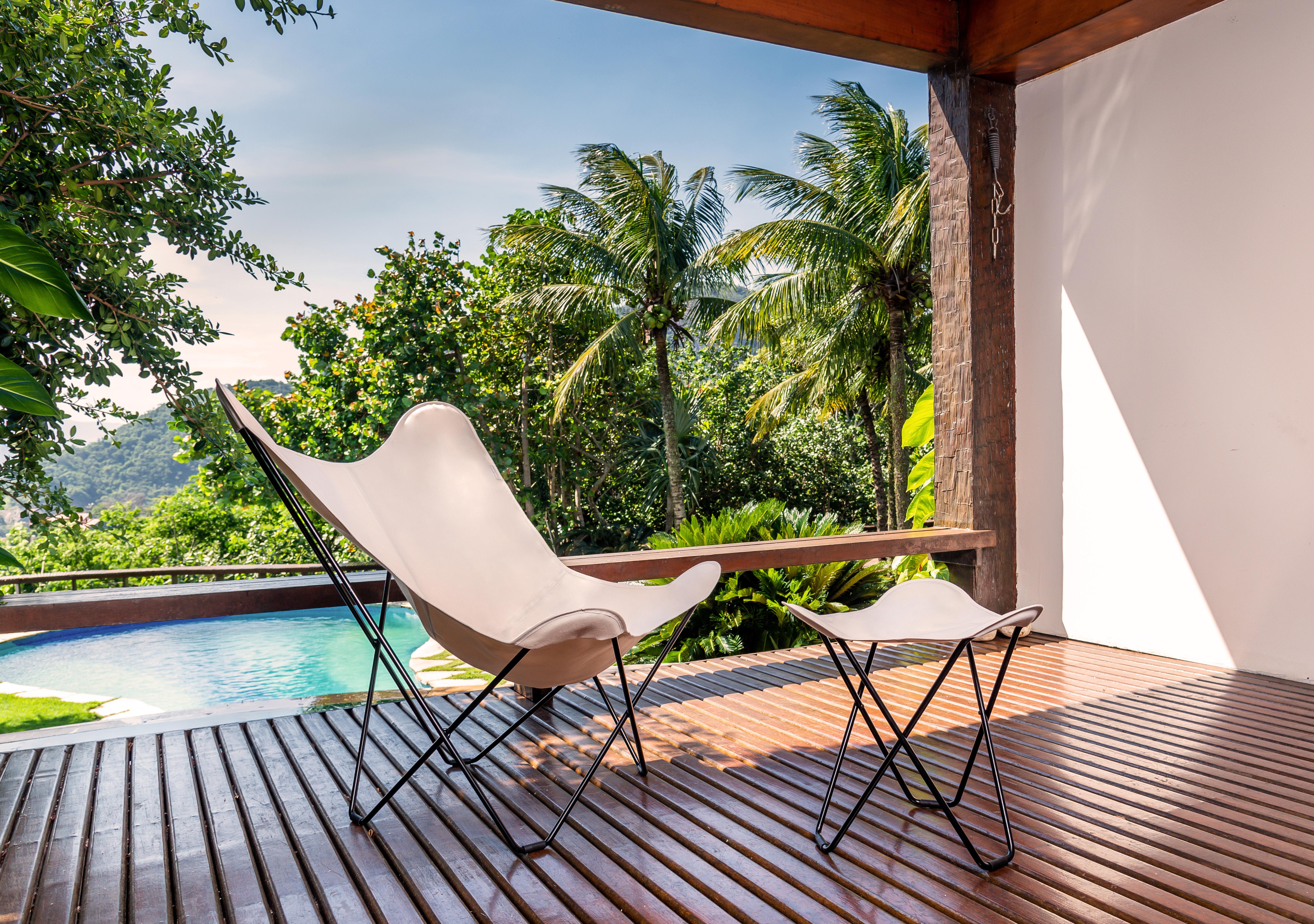 Sunshine Mariposa Outdoor Lounge Chair by Cuero Design For Sale 3